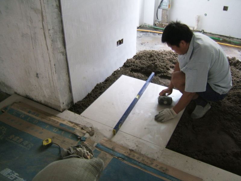 瓷磚怎樣貼更好？看專業(yè)泥工給的14條鋪貼建議！