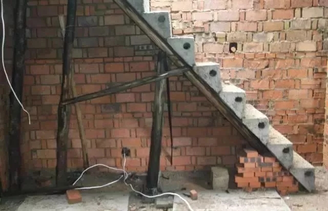 建房自述：一層帶閣樓自建房10萬搞定，養老真是很適合！